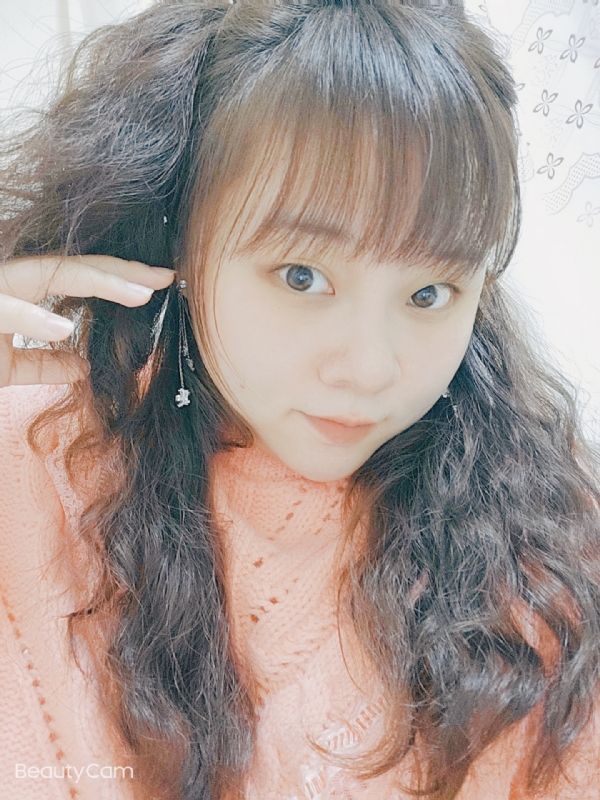 艾薇儿的第一张照片--浦城相亲网