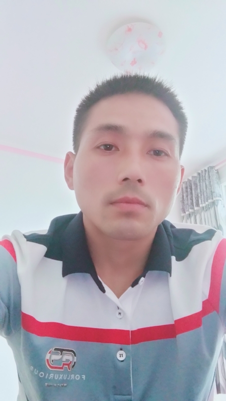 染红尘世的第一张照片--浦城相亲网