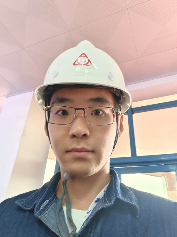 何鹏宇的第二张照片--浦城相亲网